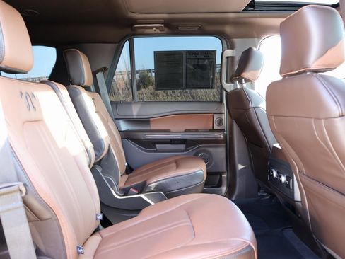 Used 2024 Ford Expedition King Ranch image 12