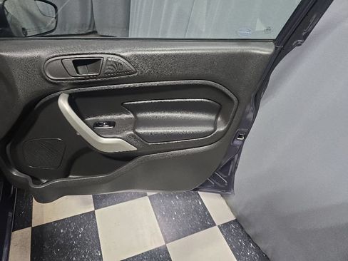 Used 2012 Ford Fiesta SEL FWD image 12