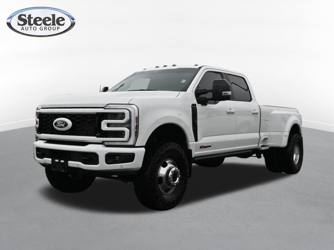 Used 2025 Ford F350 Platinum w/ FX4 Off-Road Package AWD/4WD image 1