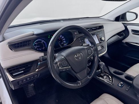 Used 2018 Toyota Avalon Limited image 9