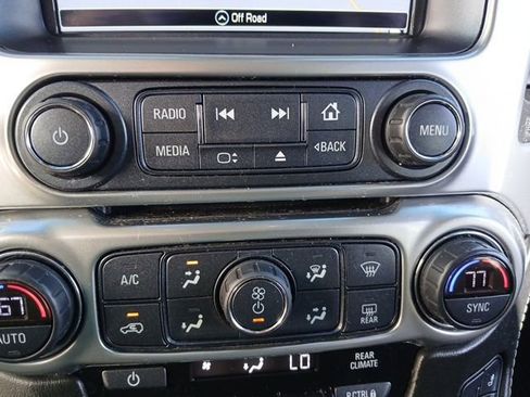 Used 2019 Chevrolet Suburban Premier w/ Premier Plus Edition RWD image 52