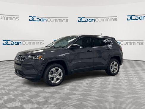 Used 2024 Jeep Compass Sport AWD/4WD image 4