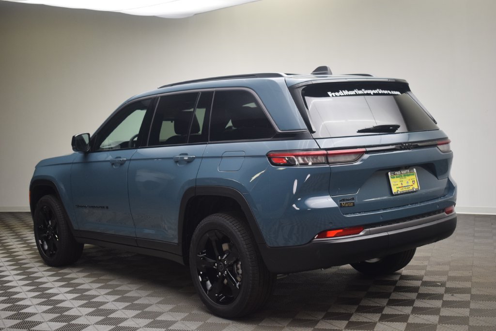 New 2027 Jeep Grand Cherokee Limited AWD/4WD image 13