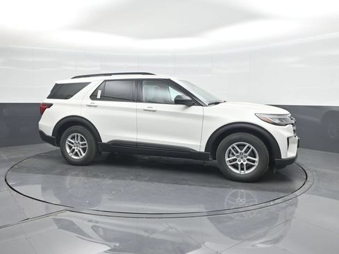 New 2026 Ford Explorer Active w/ Active Comfort Package RWD image 11
