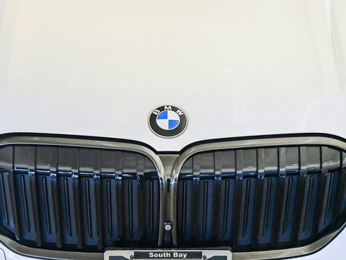 Certified 2022 BMW 740i w/ M Sport Package image 8