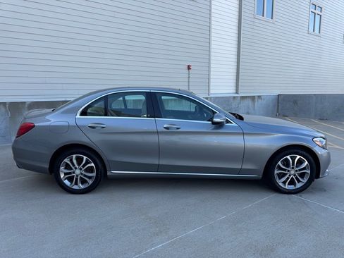 Used 2015 Mercedes-Benz C 300 4MATIC Sedan image 2
