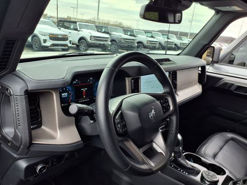 Certified 2025 Ford Bronco Outer Banks image 9