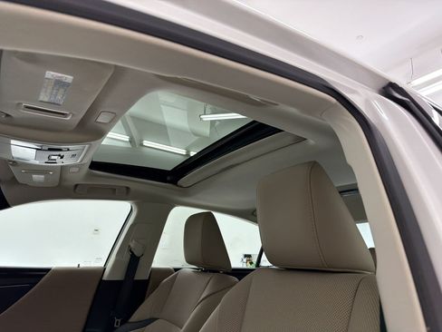 Used 2020 Lexus ES 350 w/ Premium Package FWD image 29