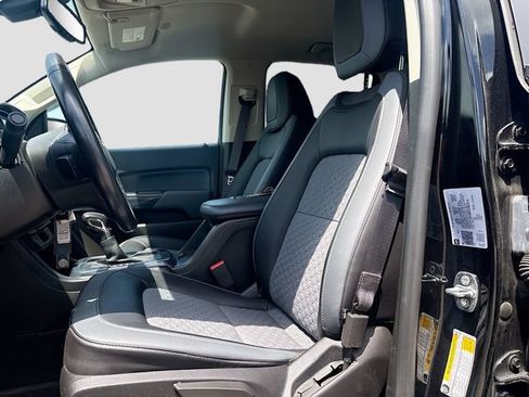Used 2022 Chevrolet Colorado Z71 AWD/4WD image 17