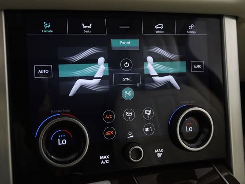 Used 2020 Land Rover Range Rover HSE image 32