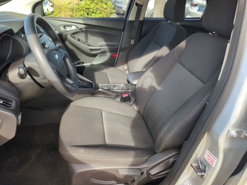 Used 2015 Ford Focus SE image 16
