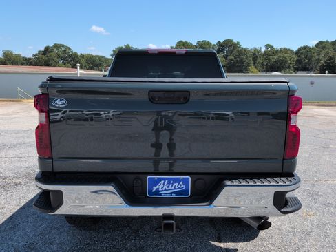 Used 2025 Chevrolet Silverado 2500 LT AWD/4WD image 4