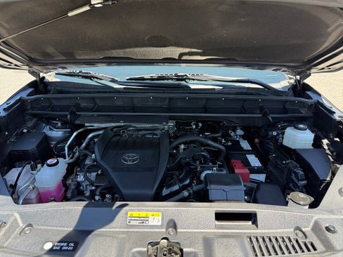 Used 2024 Toyota Highlander XLE AWD/4WD image 20