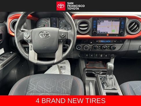 Used 2016 Toyota Tacoma TRD Off-Road AWD/4WD image 27
