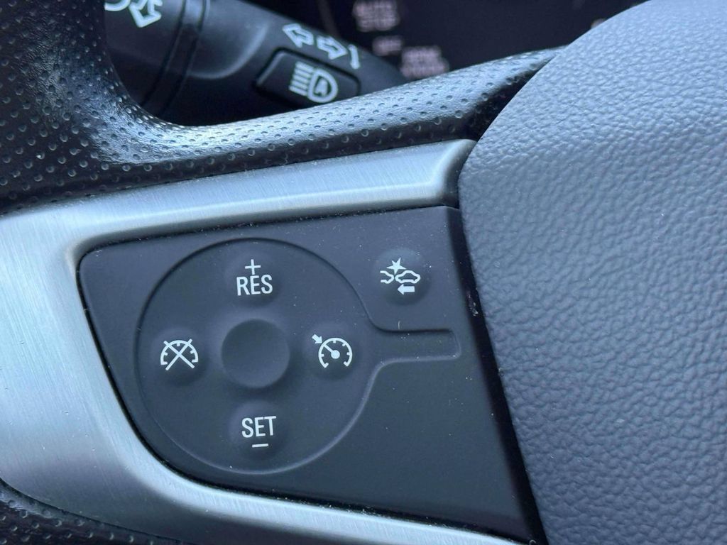 Used 2022 GMC Terrain SLE w/ Driver Convenience Package AWD/4WD image 18