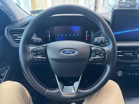 Used 2024 Ford Escape Active w/ Tech Pack #1 AWD/4WD image 3