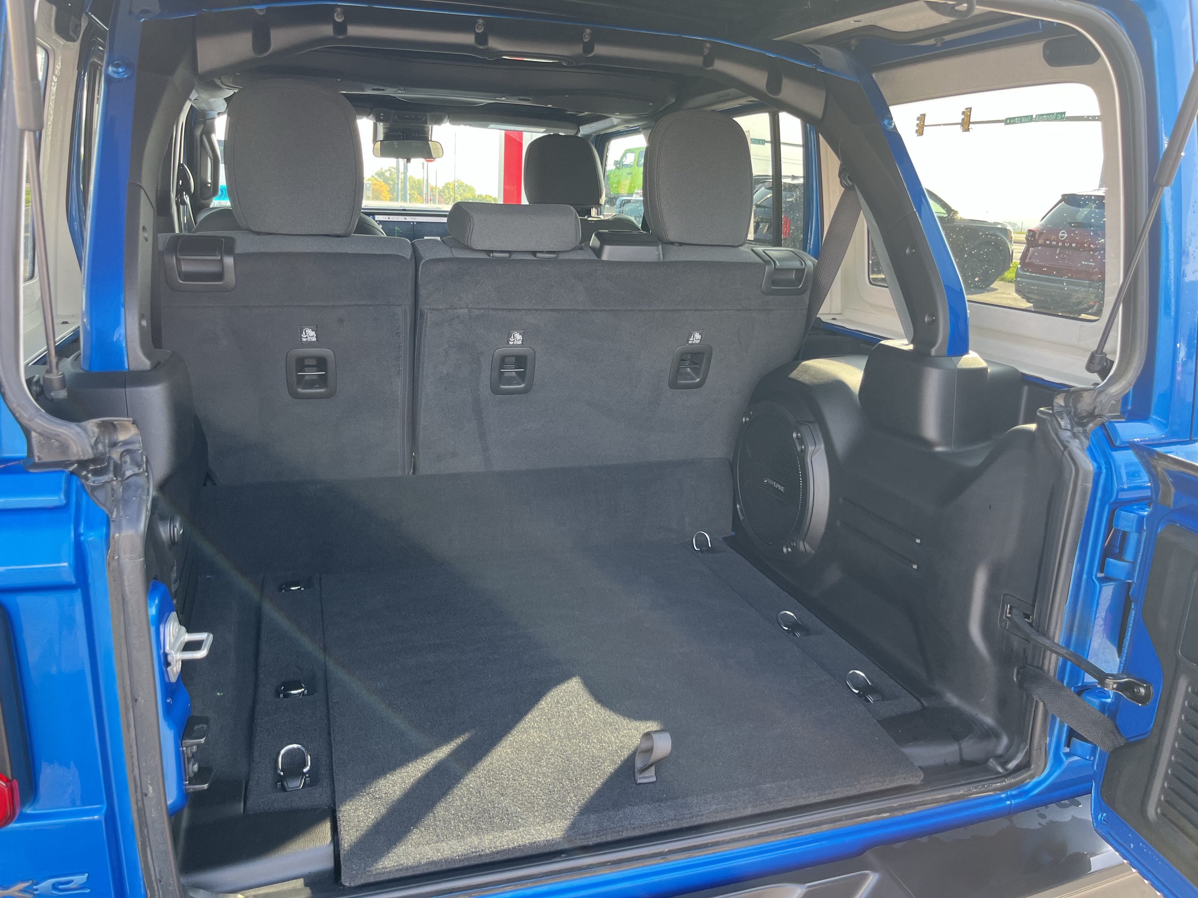 Used 2024 Jeep Wrangler Unlimited AWD/4WD image 8
