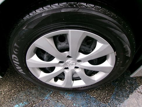 Used 2024 Toyota Corolla LE image 7