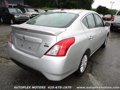 Used 2018 Nissan Versa SV image 8