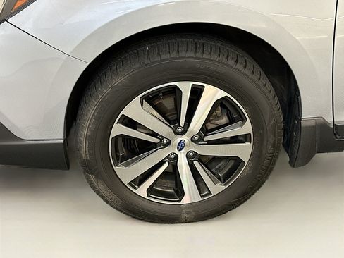 Used 2018 Subaru Outback 2.5i Limited AWD/4WD image 35