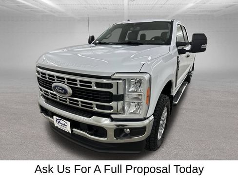 Used 2023 Ford F250 XLT w/ Snow Plow/Camper Package AWD/4WD image 6