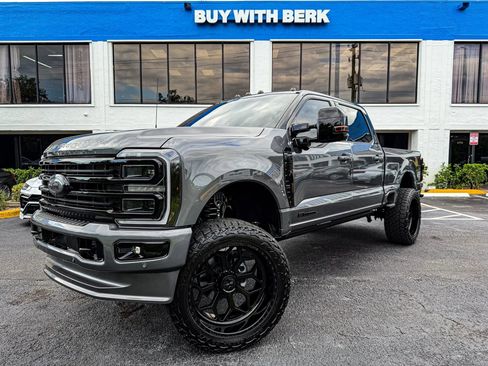 Used 2025 Ford F250 Platinum image 1