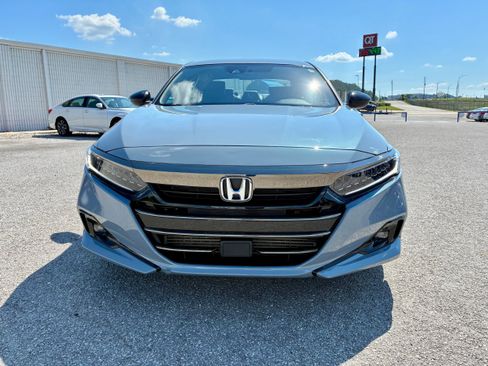 Used 2021 Honda Accord Sport image 2