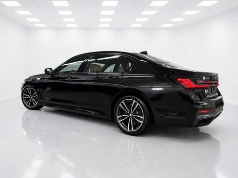 Used 2022 BMW 750i xDrive w/ Executive Package AWD/4WD image 4