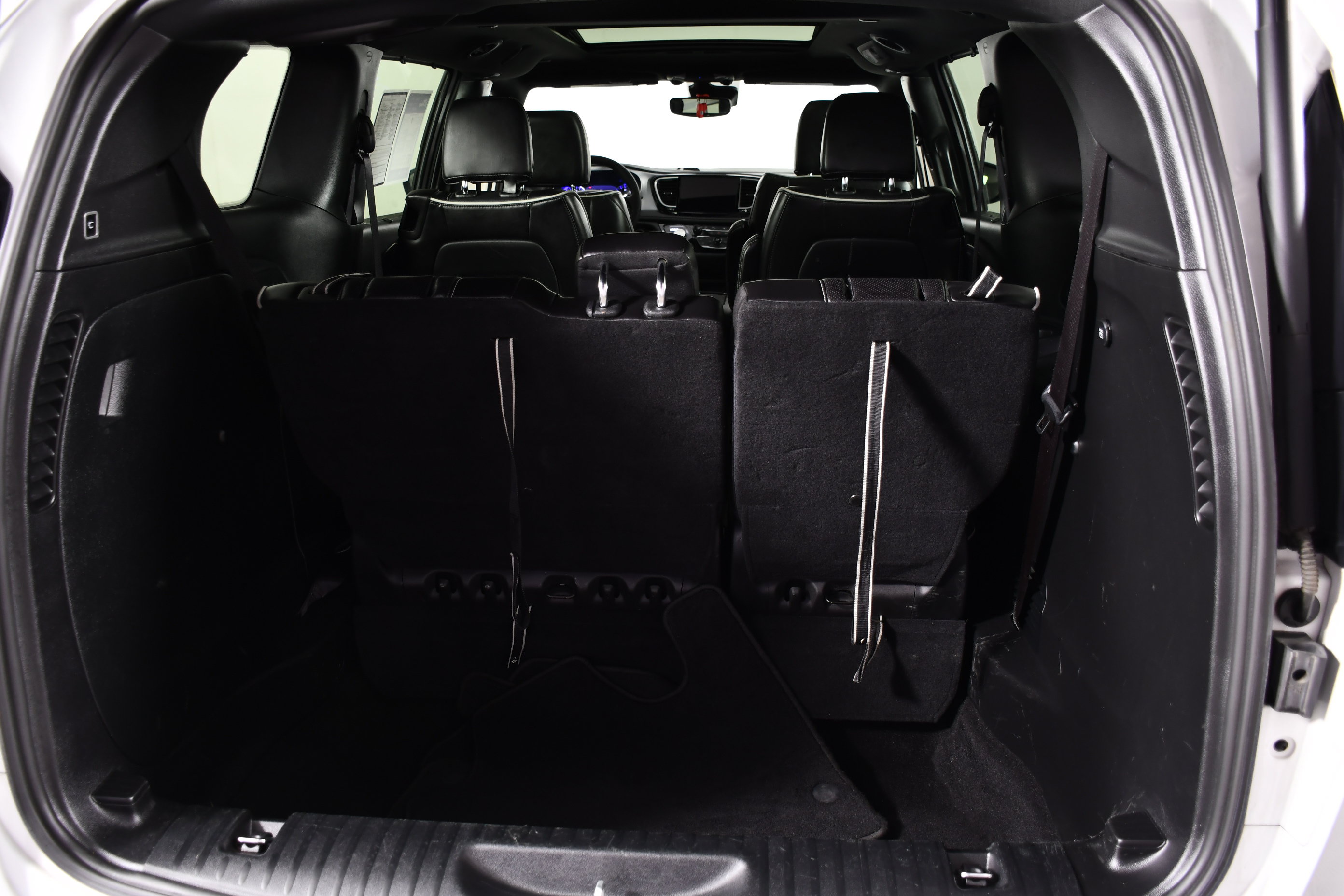 Used 2025 Chrysler Pacifica Limited FWD image 48