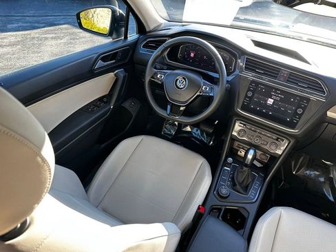Used 2020 Volkswagen Tiguan SEL image 33
