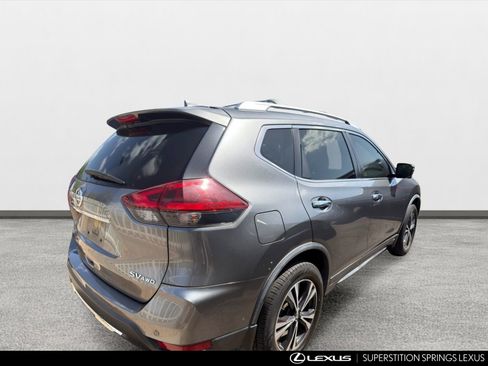 Used 2019 Nissan Rogue SV w/ Premium Package AWD/4WD image 4