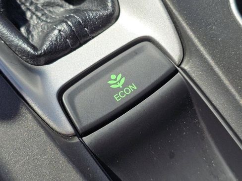 Used 2018 Honda Accord LX image 6