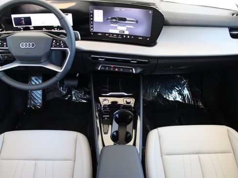 New 2026 Audi Q3 quattro 2.0T AWD/4WD image 25