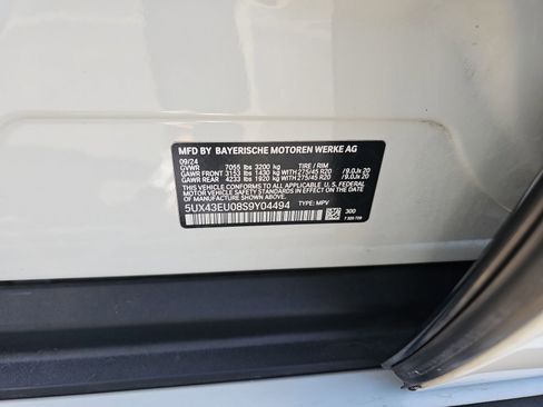 Used 2025 BMW X5 xDrive50e AWD/4WD image 9