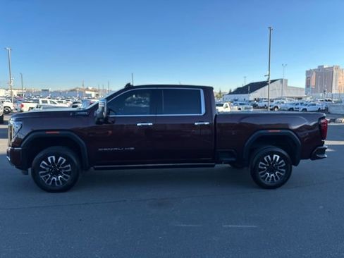 Used 2024 GMC Sierra 2500 Denali Ultimate AWD/4WD image 5
