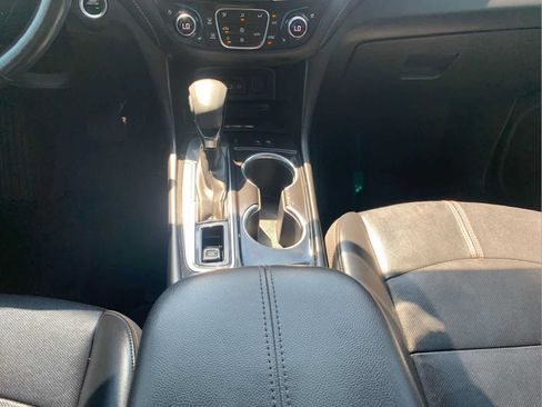 Used 2022 Chevrolet Equinox Premier FWD image 21