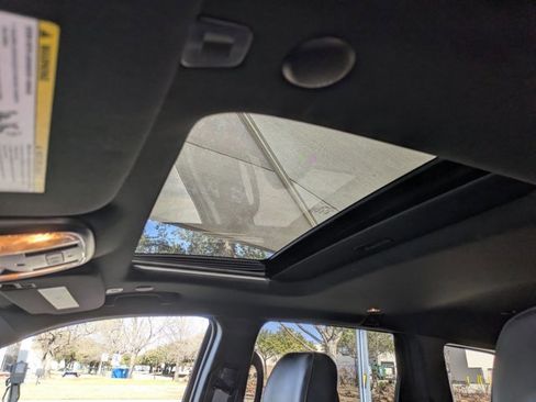 Used 2018 Jeep Grand Cherokee Altitude AWD/4WD image 17