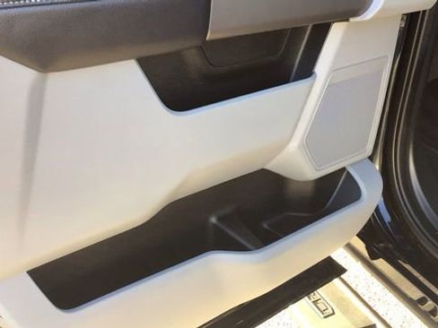 Used 2025 Ford F250 XLT image 12