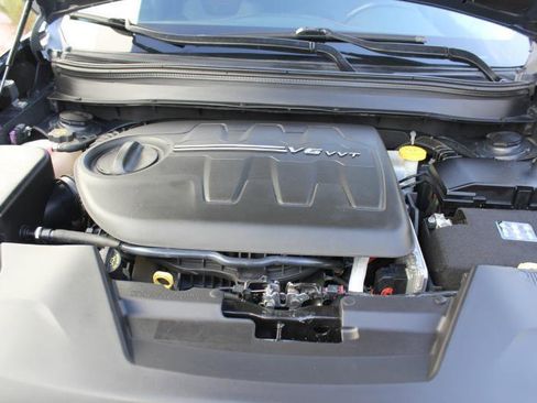 Used 2017 Jeep Cherokee Trailhawk AWD/4WD image 42