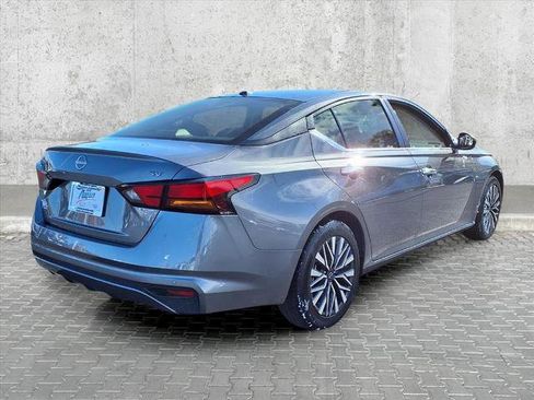 Certified 2024 Nissan Altima 2.5 SV image 10