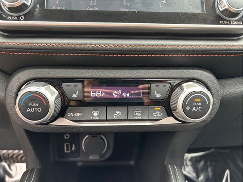 Used 2020 Nissan Kicks SR w/ SR Premium Package image 30