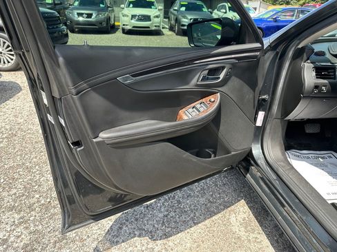 Used 2015 Chevrolet Impala LT FWD image 11