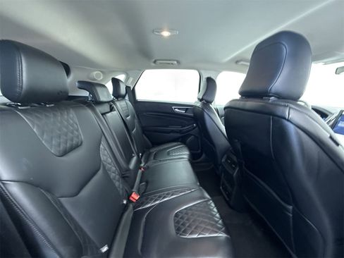 Used 2024 Ford Edge Titanium image 32