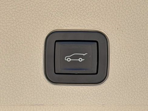 Used 2016 Cadillac SRX Premium w/ Driver Assist Package FWD image 29
