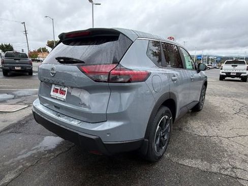 New 2026 Nissan Rogue SV image 4