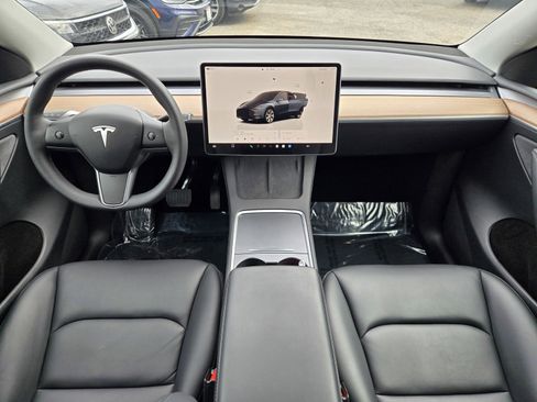 Used 2024 Tesla Model Y Long Range image 14