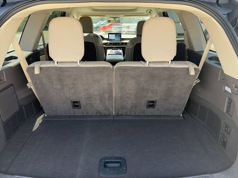 Used 2023 Lincoln Aviator Reserve w/ Equipment Group 201A RWD image 29