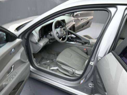Certified 2023 Hyundai Elantra SEL image 11