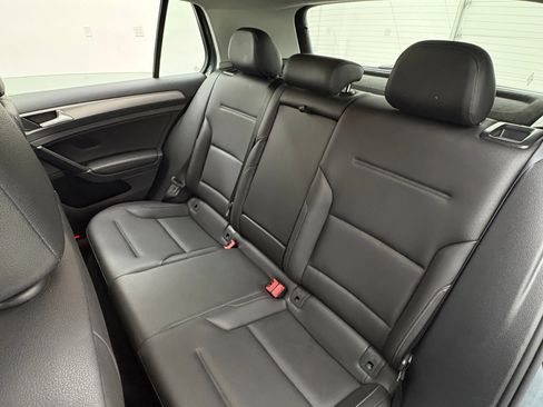 Used 2015 Volkswagen Golf TDI S FWD image 35