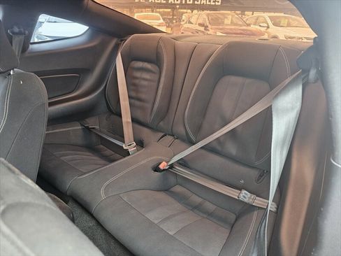 Used 2018 Ford Mustang GT RWD image 12